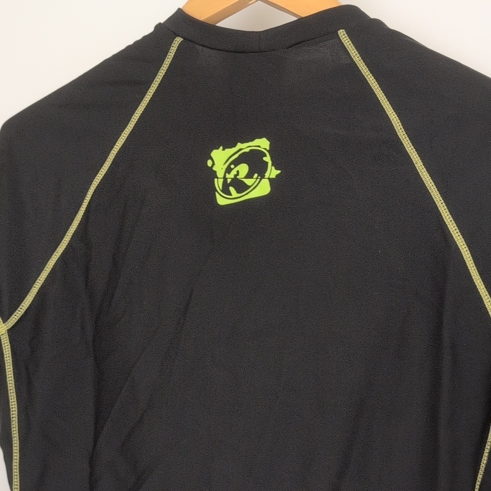 BLACK RIPZONE  RASHGUARD TOP SIZE MEDIUM - Picture 6 of 6